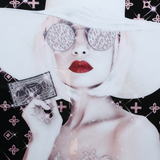 Brilliant Woman – Şapkalı Kadın Cam Tablo